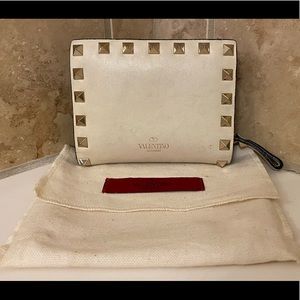Auth Valentino Garavani Rockstud Compact Wallet